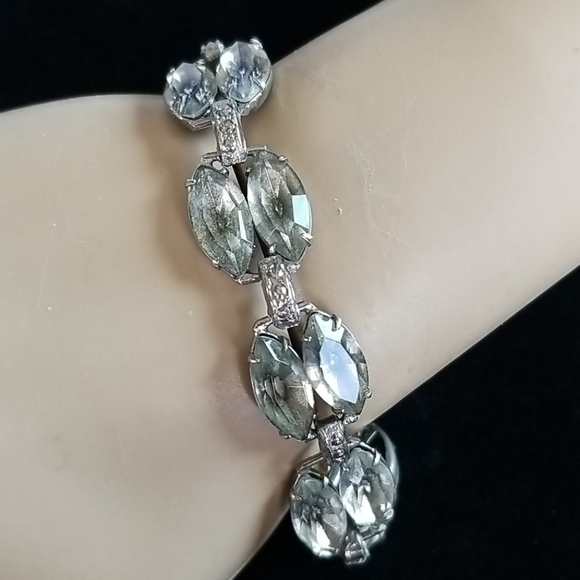 Vintage Mid Century Elegant Smoke Marquis Crystal Silver Tone Bracelet - Picture 6 of 16